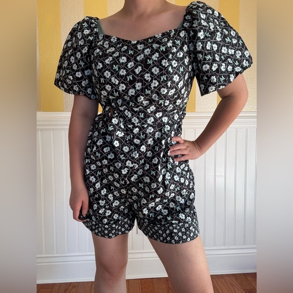 Black and White Patterned Jumpsuit - Picture 6 of 7